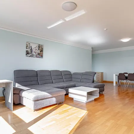 Panorama 25th Floor Spacious Free Parking *