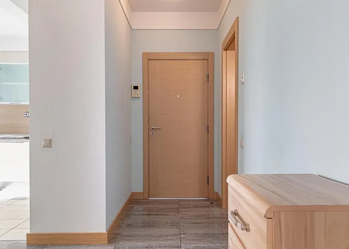 Panorama 25th Floor Spacious Free Parking Riga