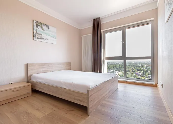 Panorama 25th Floor Spacious Free Parking Apartamento Riga