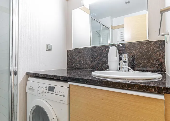 Panorama 25th Floor Spacious Free Parking * Riga