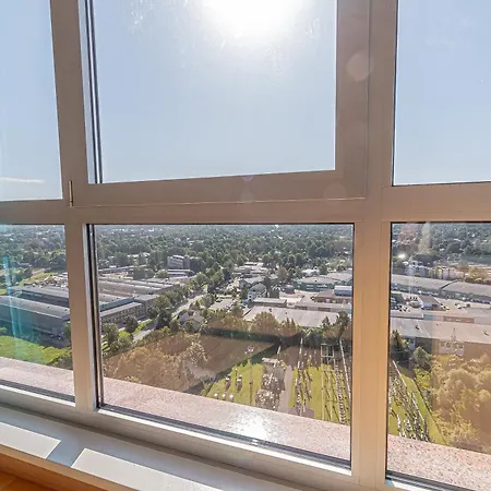 Panorama 25th Floor Spacious Free Parking Appartement