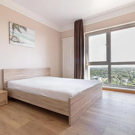 Panorama 25th Floor Spacious Free Parking Apartman Riga