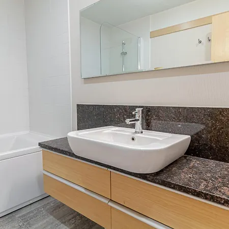 Panorama 25th Floor Spacious Free Parking Apartman *