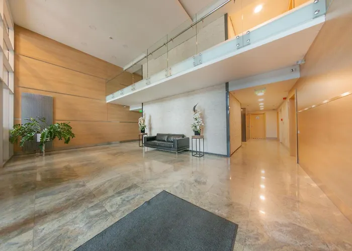 Panorama 25th Floor Spacious Free Parking